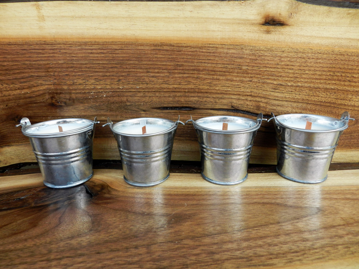 Mini-ensemble de 4 bougies à la citronnelle et à la cire de soja, 65 g, dans un contenant en acier