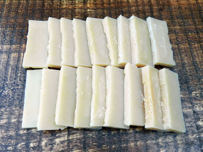 Botanical Wash - Organic Rosemary, Tea Tree, Clove Artisan Guest Shampoo Bar