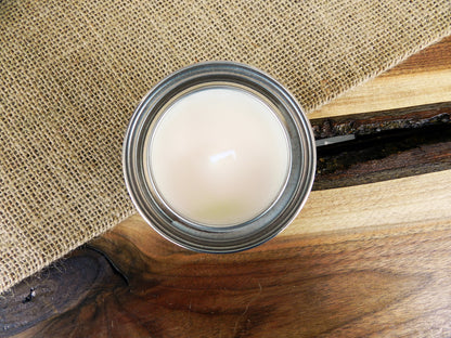 Velas Man n Can de 8 oz con mezcla de cera de coco y soja para hombres